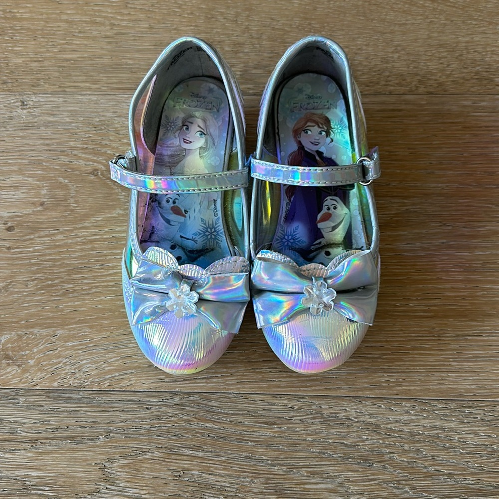 ***ALMOST NEW*** iridescent princess heels